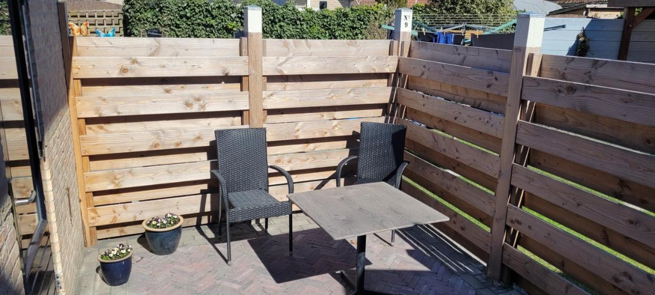 Knuusje: Knus En Gastvrij! Vila Vrouwenpolder Exterior foto